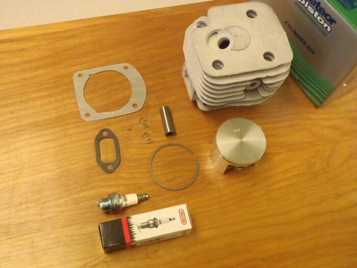 Meteor cylinder piston kit Big Bore for Husqvarna 268 272 272XP 52mm w/ gaskets - Image 3