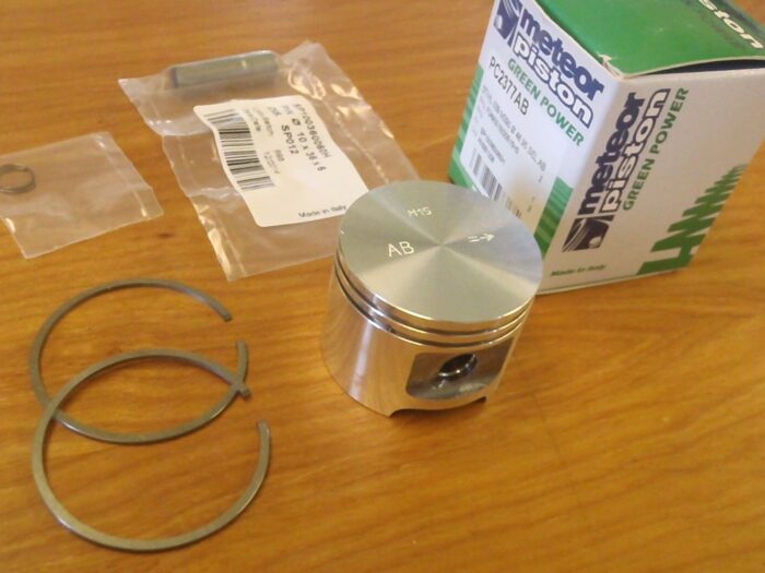 Meteor piston kit for Stihl 039 MS390 49mm with rings Italy 1127 030 2005 - Image 3