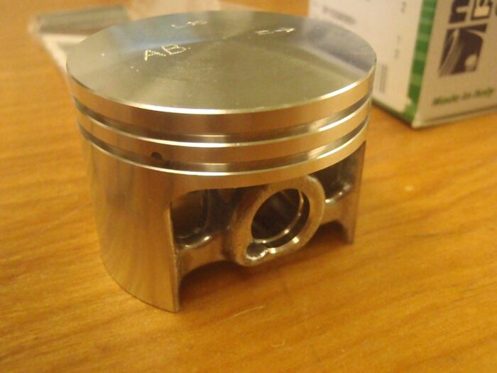 Meteor piston kit for Stihl MS260 44.7mm with Caber rings Italy - Image 4