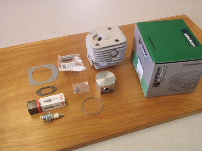 Meteor cylinder piston kit for Husqvarna 268 268K Nikasil 50mm with gaskets - Image 3