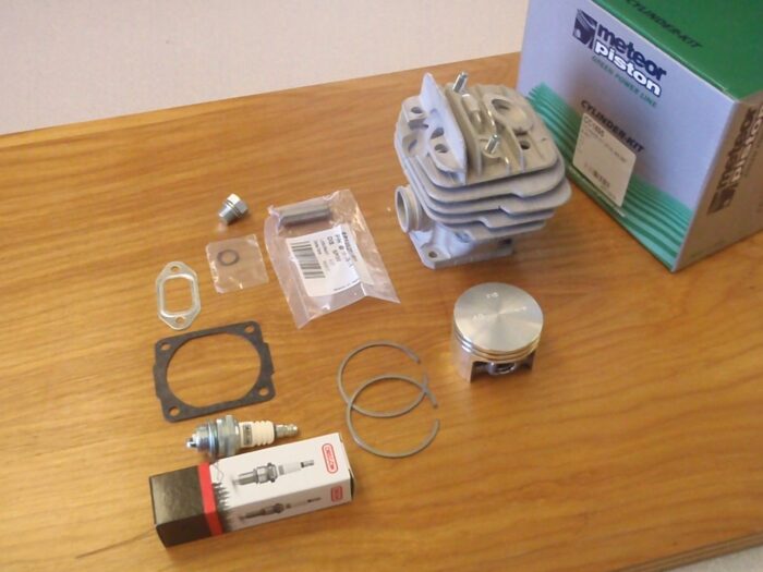 Meteor cylinder piston kit for Stihl MS260, 026 Big Bore 44.7mm with gaskets - Image 3