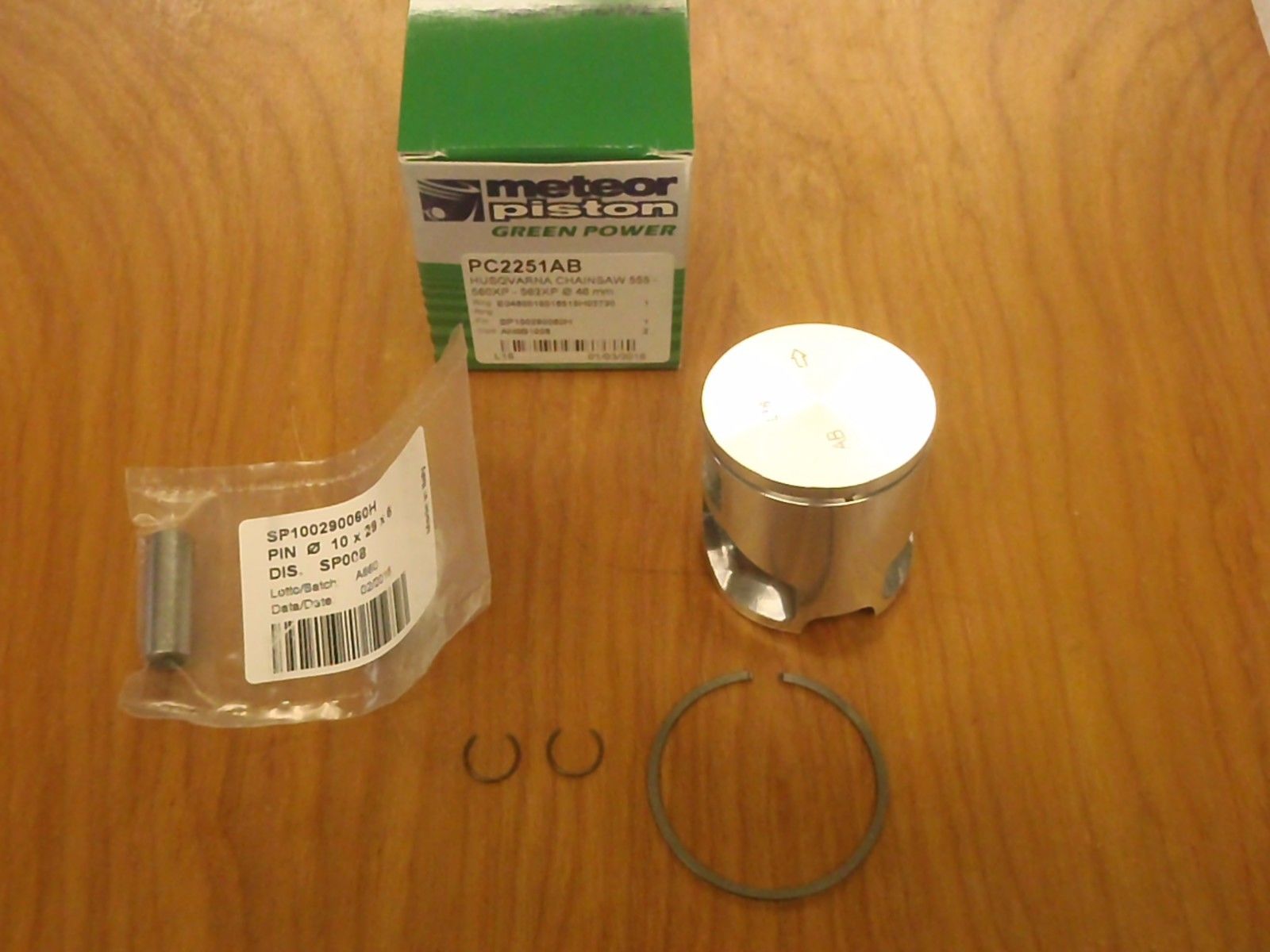 Meteor piston kit for  555 556 560xp 562xp 46mm Italy 505 21 .