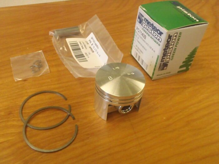 Meteor piston kit for Stihl 028 44mm with Caber rings Italy - Image 3