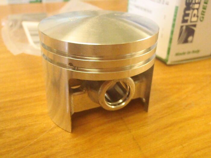 Meteor piston kit for Stihl 028 44mm with Caber rings Italy - Image 4